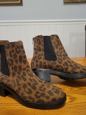 Vince Camuto Leopard Print Suede Ankle Boots Size 12